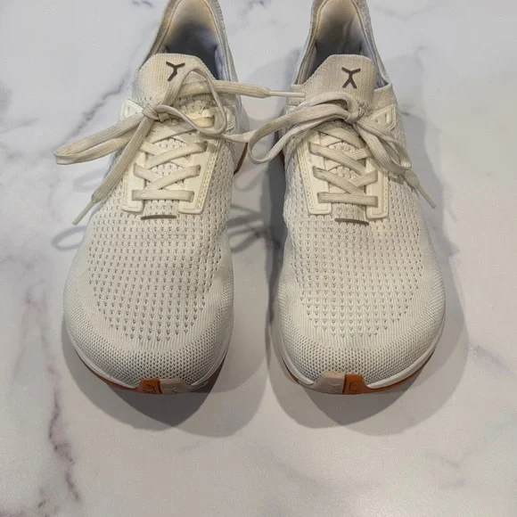 Flux Adapt Runner White Gum Womens Size 8 Running Athletic Walking Knit Shoes - Picture 2 of 7